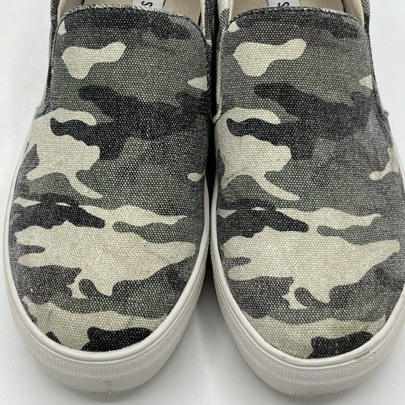 Steve Madden Gills Platform Sneaker Camo Canvas Slip On Comfort - Picture 8 of 10